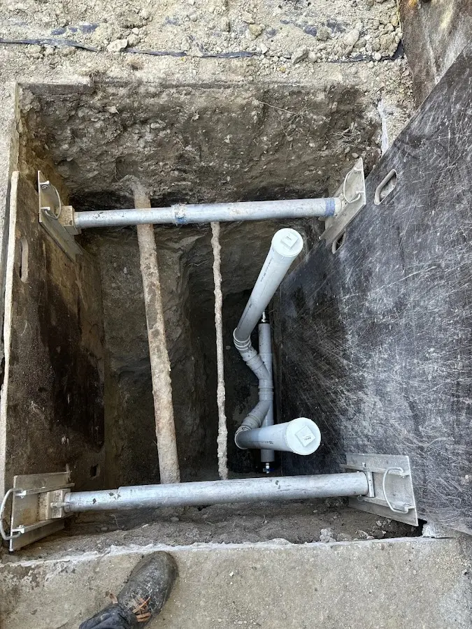 Experienced plumber completing Drain Cleaning work in Harbour Heights